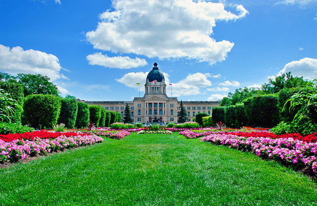 Vé máy bay đi Regina Canada