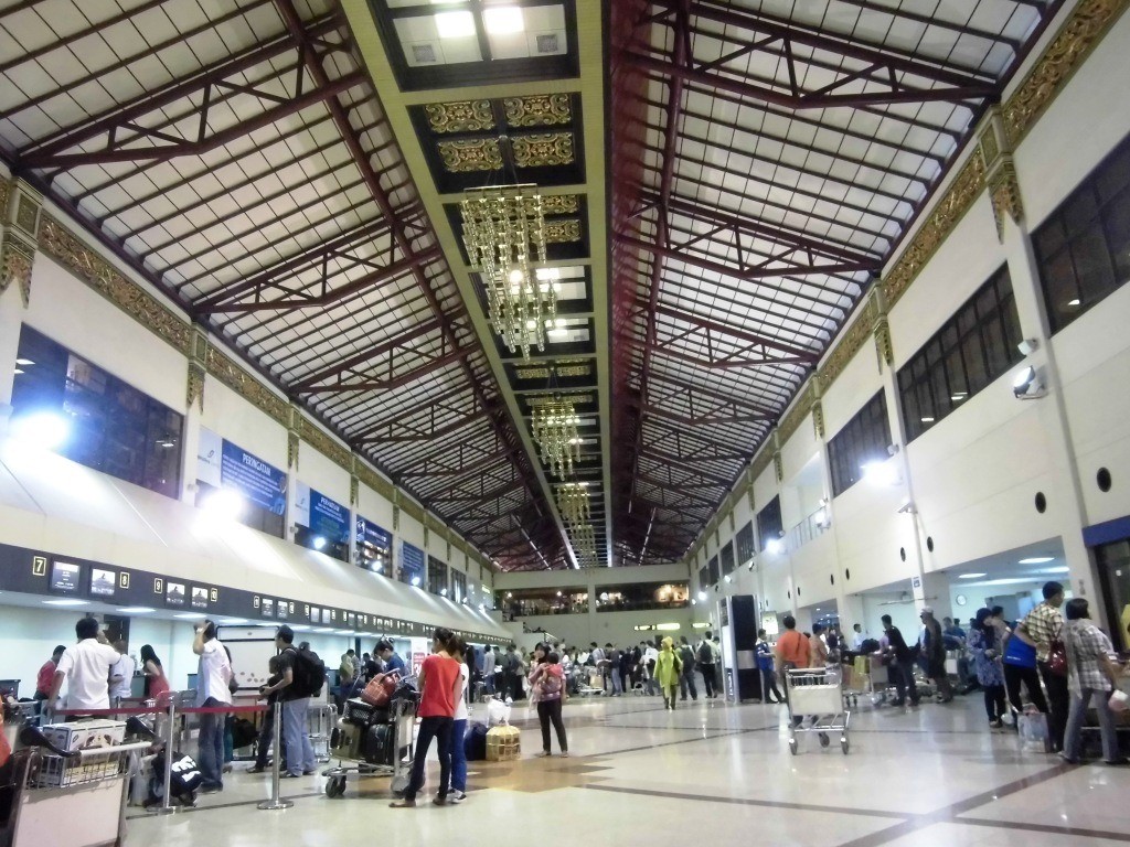 vé máy bay đi surabaya 2