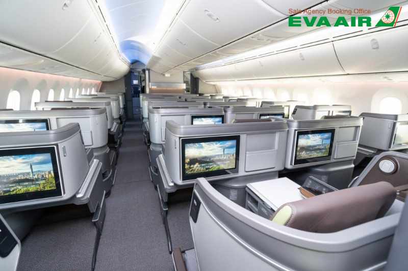 dat-ve-may-bay-di-sasebo