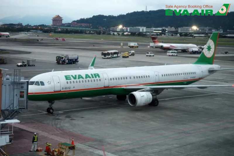 ve-may-bay-eva-air-di-shizuoka