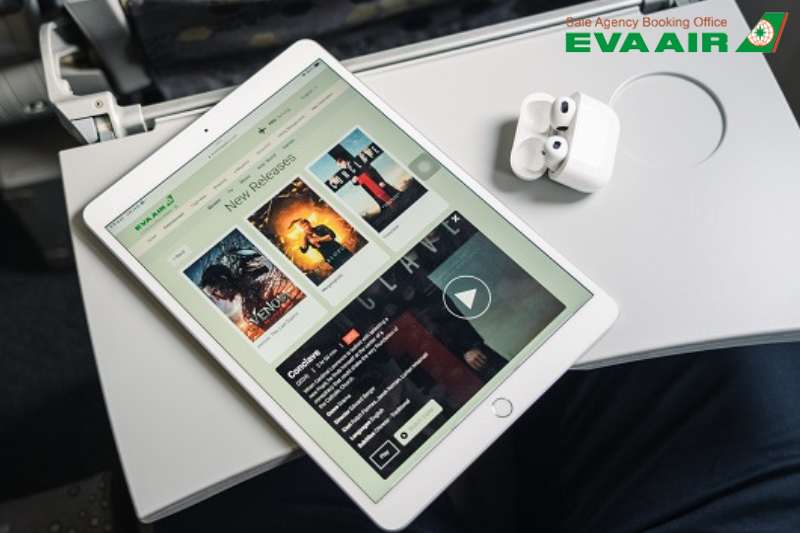 cach-su-dung-dich-vu-giai-tri-tren-may-bay-eva-air