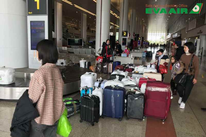 mua-them-hanh-ly-eva-air-di-philadelphia-my
