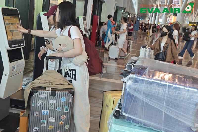 mua-them-hanh-ly-eva-air-di-thai-lan