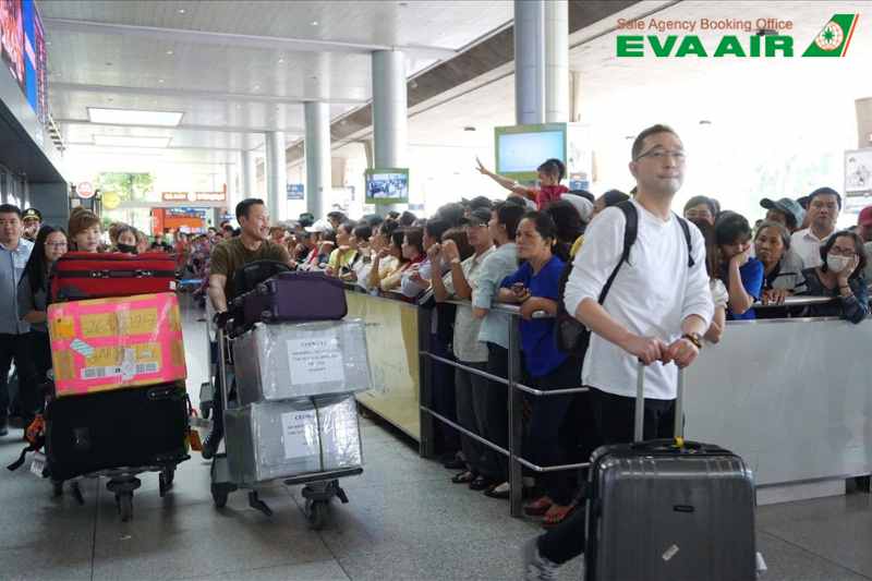 ve-may-bay-tu-canada-ve-viet-nam-dip-tet