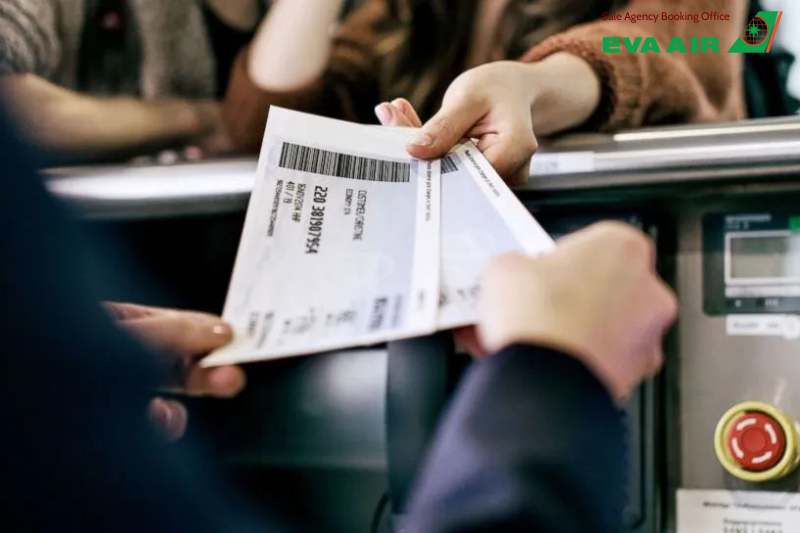  hoàn vé EVA Air do thay đổi lịch trình