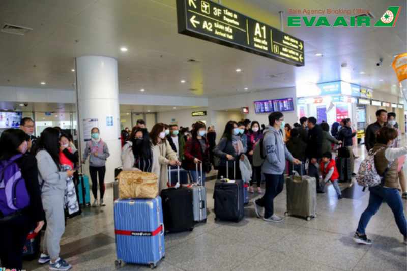 phi-bao-luu-ve-may-bay-eva-air