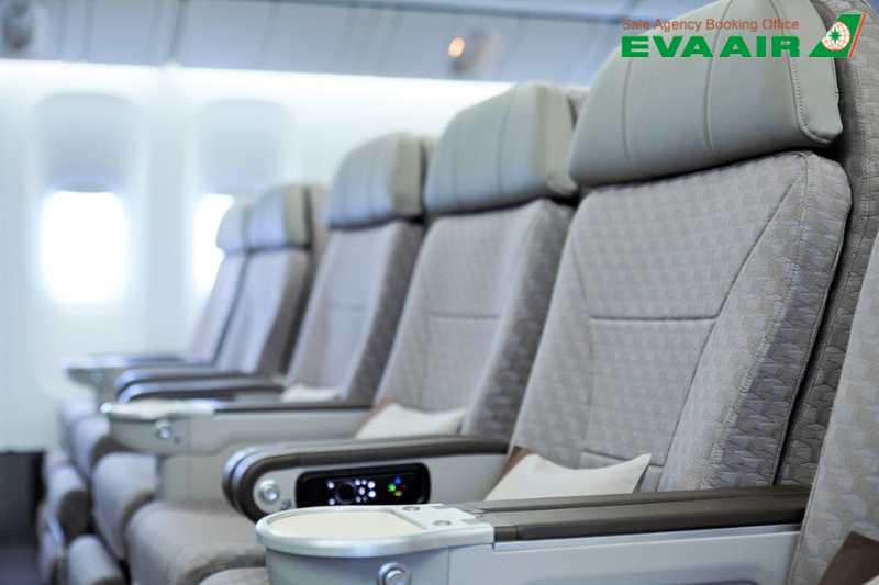 dat-ve-may-bay-di-okayama