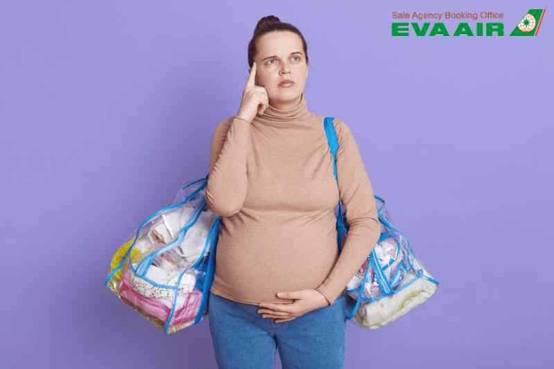 thai-phu-3-thang-dau-di-may-bay-eva-air