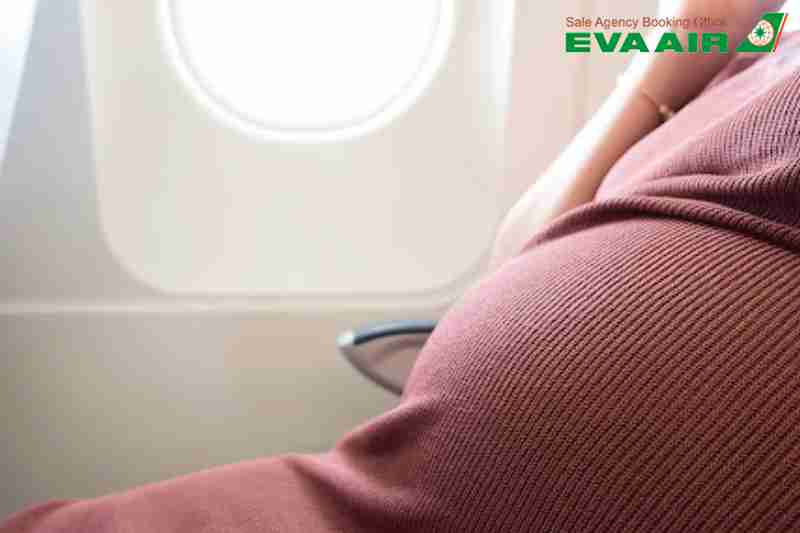 bau-3-thang-dau-di-may-bay-eva-air