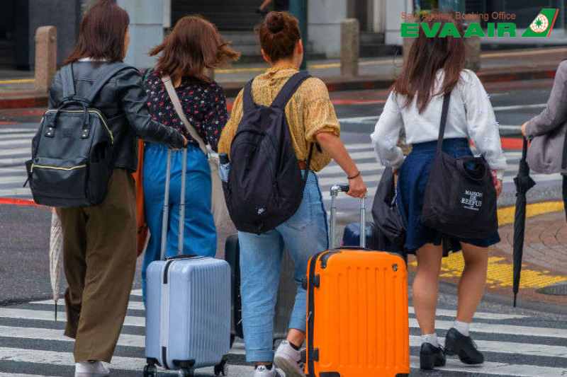 mua-them-hanh-ly-eva-air-di-fukuoka