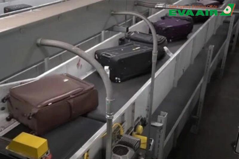 mua-them-hanh-ly-eva-air-di-new-york