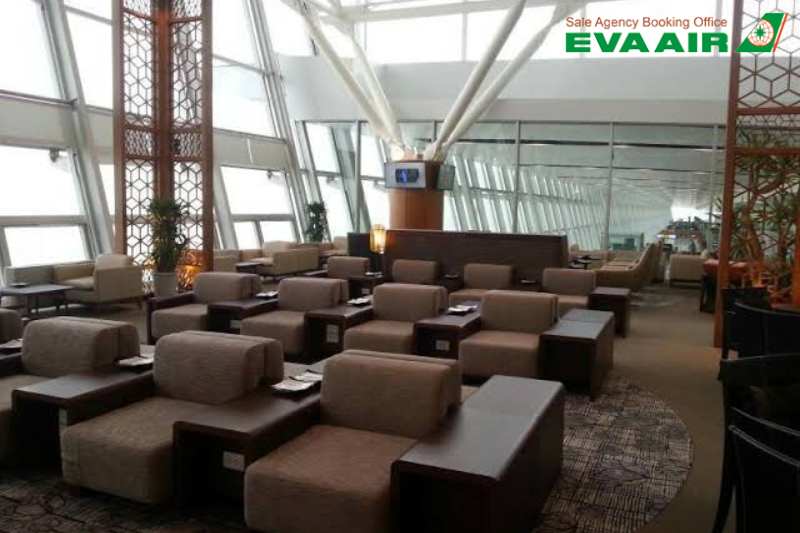 cach-mua-ve-vao-phong-cho-thuong-gia-noi-bai
