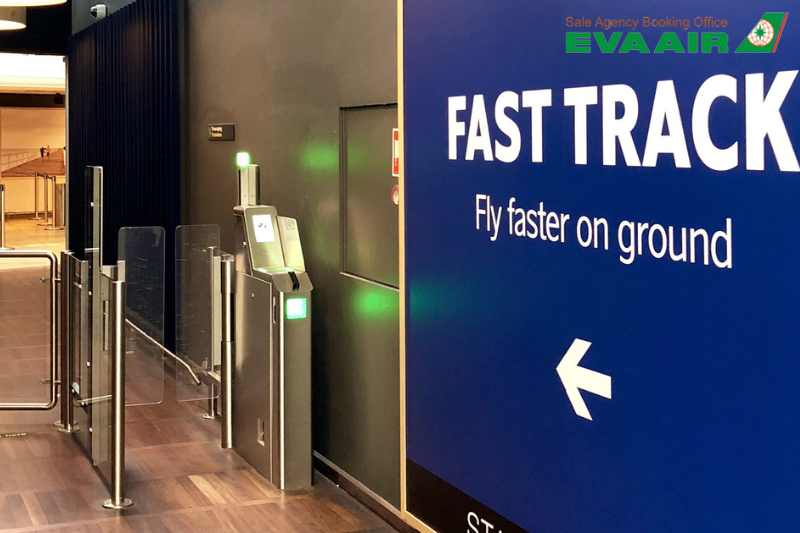 ​  dich-vu-fast-track-san-bay