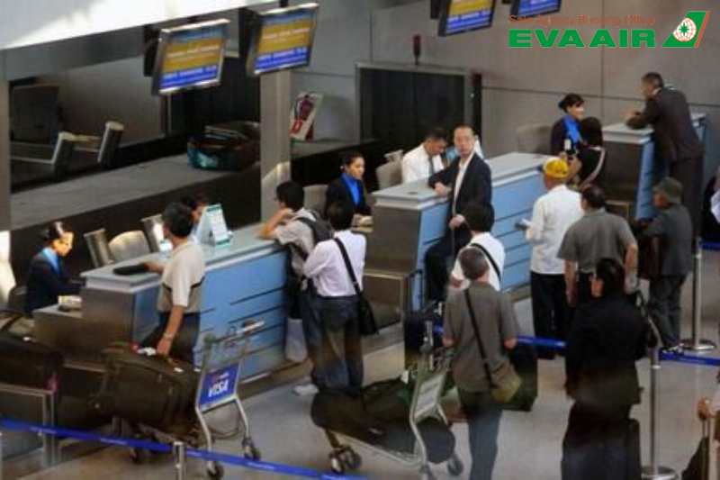mua-them-hanh-ly-eva-air-di-dai-nam