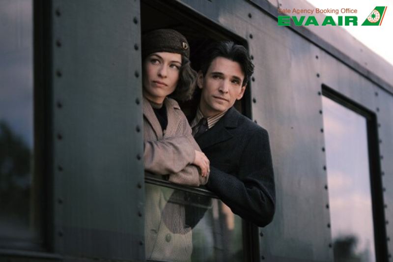 kho-phim-bom-tan-tren-may-bay-eva-air
