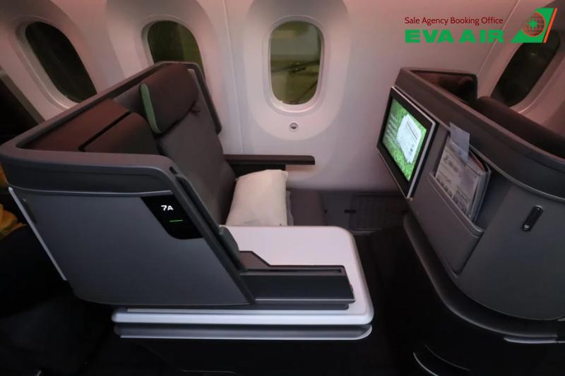 nâng cấp lên hạng thương gia EVA Air, nâng cấp lên hạng thương gia EVA Air bằng dặm bay, điều kiện Upgrade vé thương gia EVA Air, Nâng hạng Business Class EVA Air, hạng vé được nâng cấp thương gia EVA Air, điều kiện nâng cấp Business Class EVA Air
