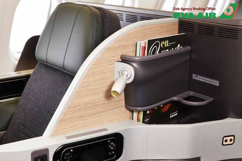 nâng cấp lên hạng thương gia EVA Air, nâng cấp lên hạng thương gia EVA Air bằng dặm bay, điều kiện Upgrade vé thương gia EVA Air, Nâng hạng Business Class EVA Air, hạng vé được nâng cấp thương gia EVA Air, điều kiện nâng cấp Business Class EVA Air