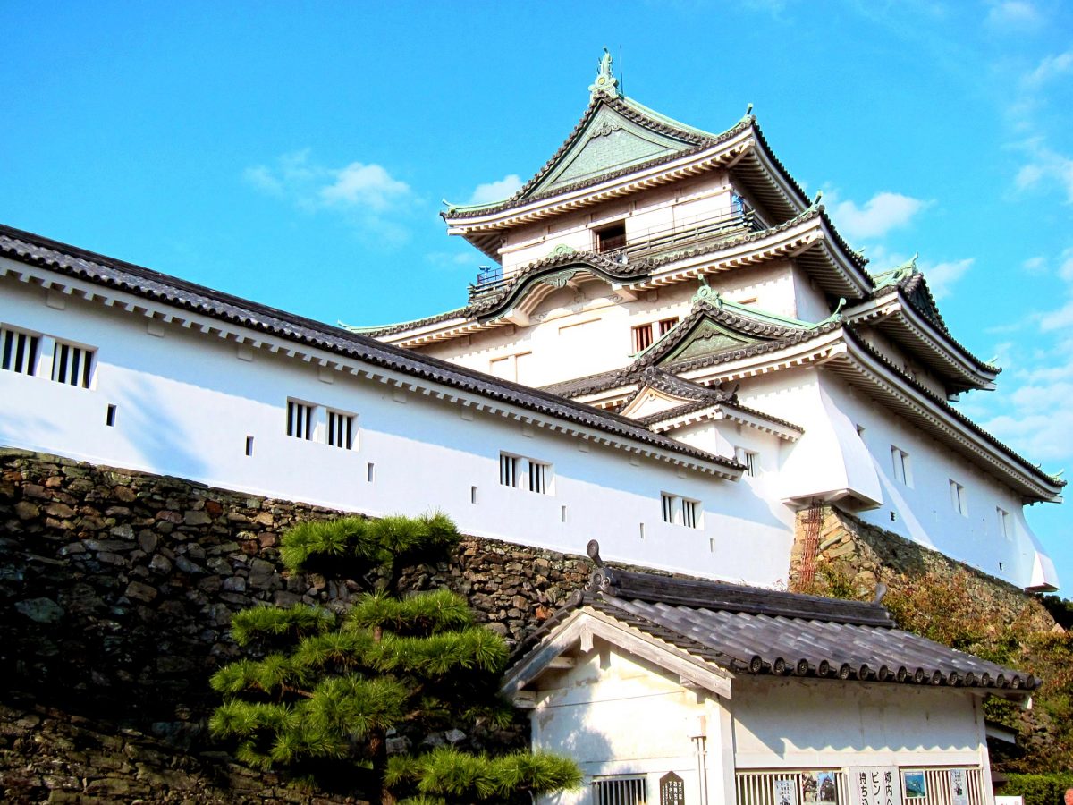 Tham quan lâu đài Wakayama