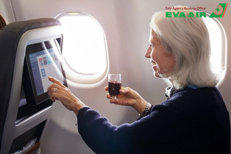 người cao tuổi đi máy bay eva air, quy định người cao tuổi eva air, giấy tờ cho người cao tuổi bay eva air, thủ tục người cao tuổi đi máy bay eva air, dịch vụ hỗ trợ người cao tuổi eva air, người già đi máy bay eva air, bệnh lý người già không nên đi máy