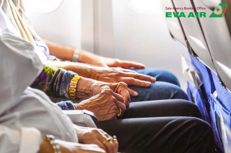 người cao tuổi đi máy bay eva air, quy định người cao tuổi eva air, giấy tờ cho người cao tuổi bay eva air, thủ tục người cao tuổi đi máy bay eva air, dịch vụ hỗ trợ người cao tuổi eva air, người già đi máy bay eva air, bệnh lý người già không nên đi máy